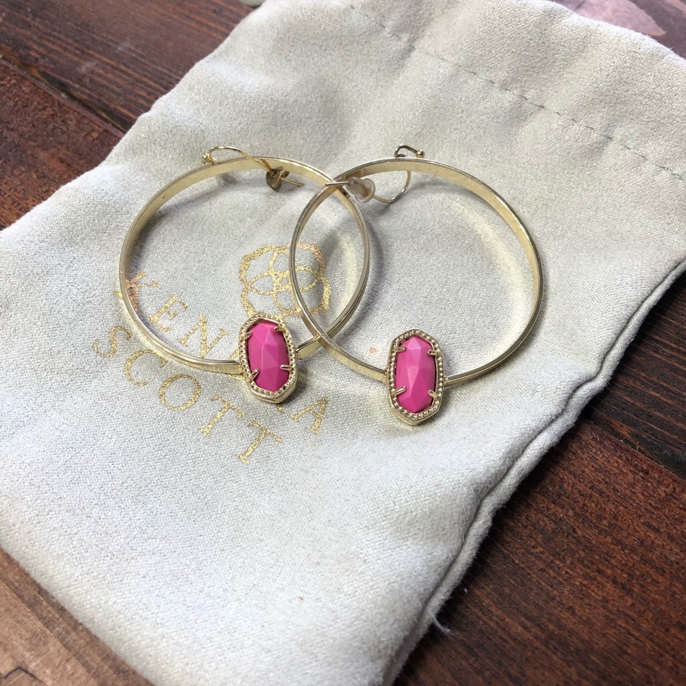 Like new Kendra Scott earrings. Only worn a couple times.